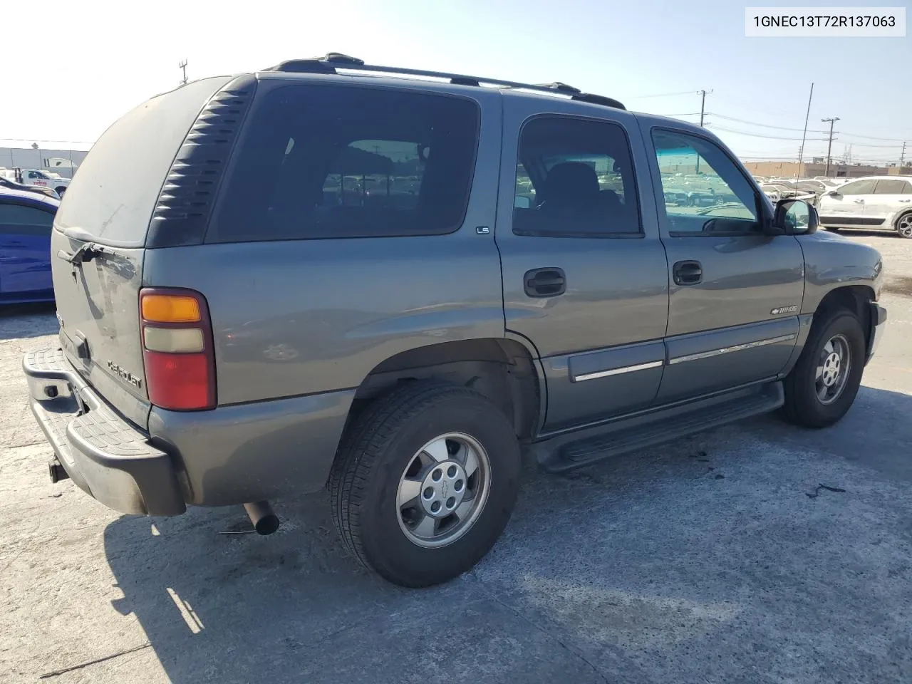 2002 Chevrolet Tahoe C1500 VIN: 1GNEC13T72R137063 Lot: 75770874