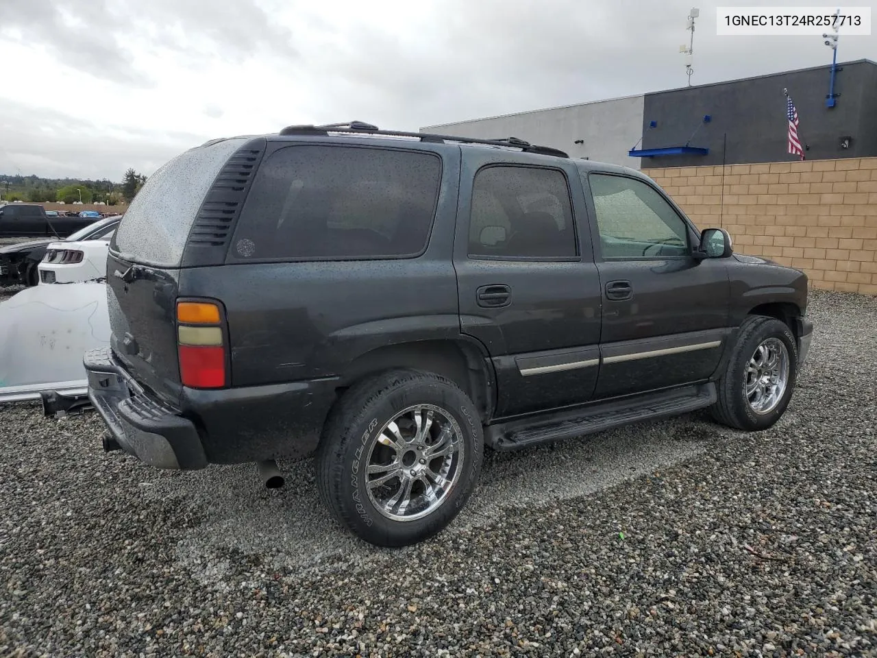 2004 Chevrolet Tahoe C1500 VIN: 1GNEC13T24R257713 Lot: 49608634