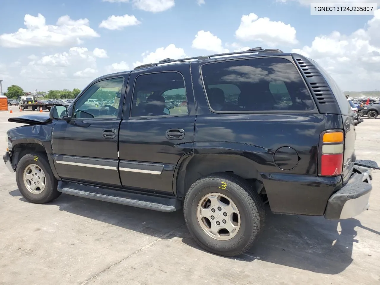 2004 Chevrolet Tahoe C1500 VIN: 1GNEC13T24J235807 Lot: 59082554