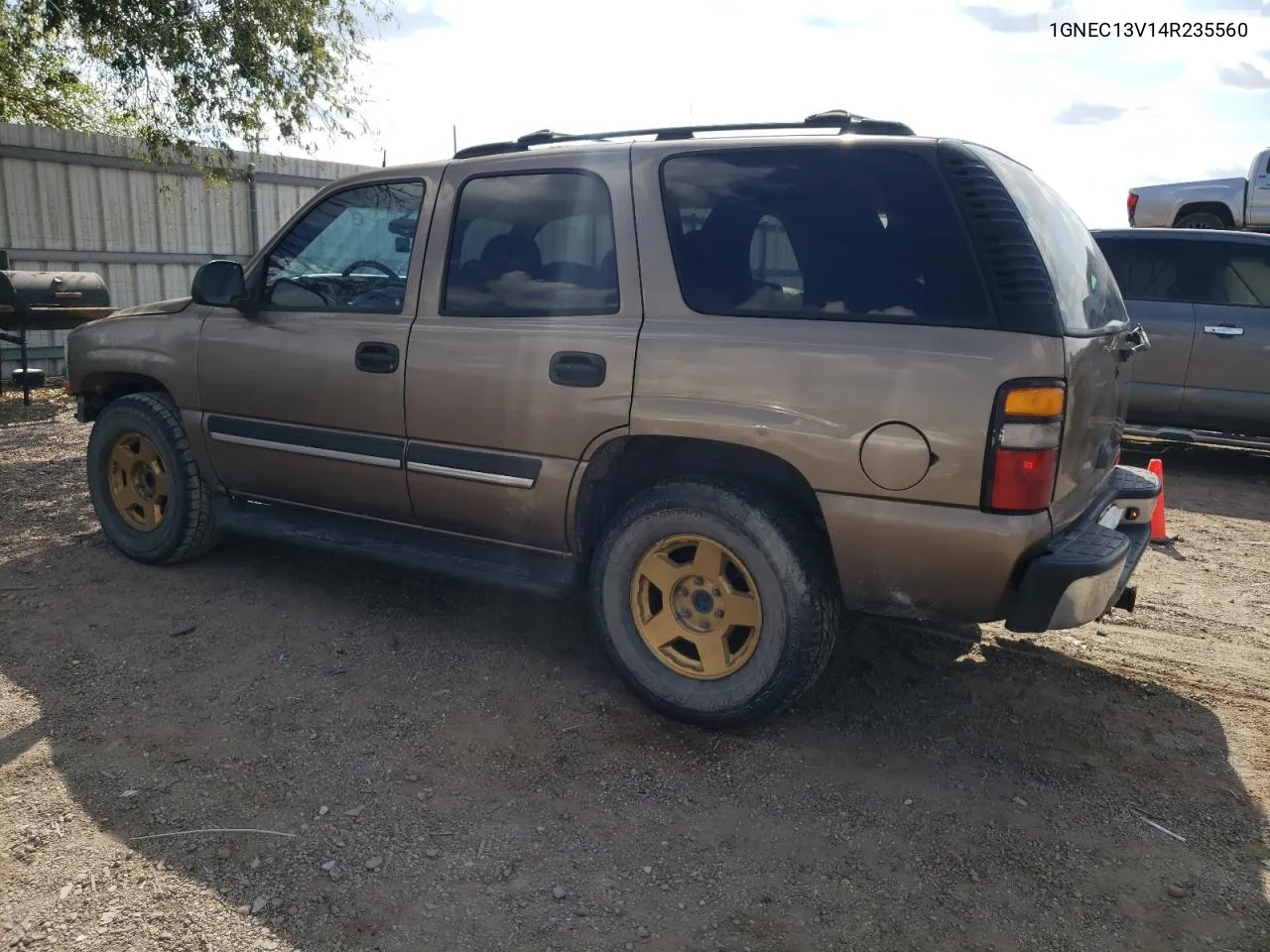 2004 Chevrolet Tahoe C1500 VIN: 1GNEC13V14R235560 Lot: 69756403