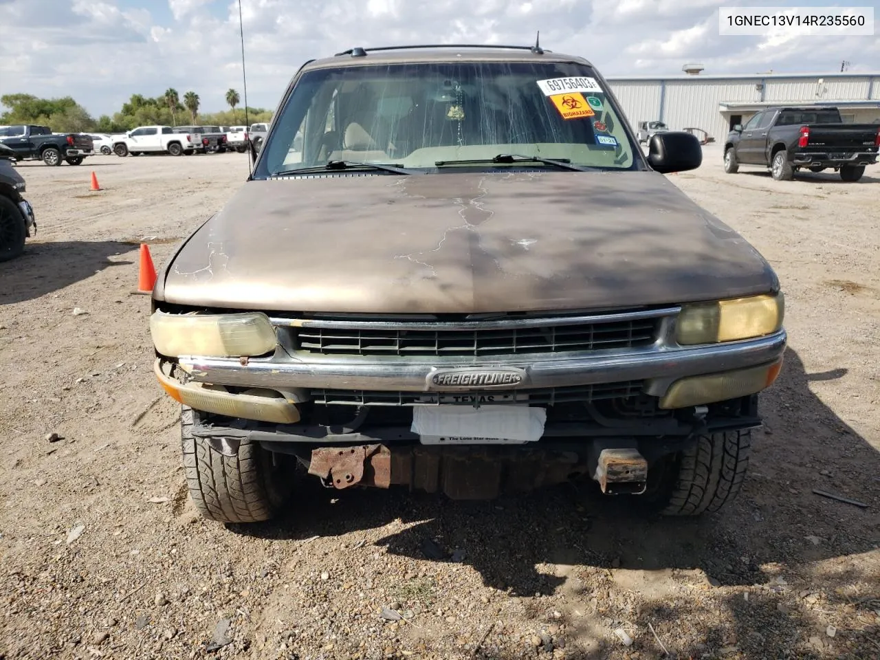 2004 Chevrolet Tahoe C1500 VIN: 1GNEC13V14R235560 Lot: 69756403