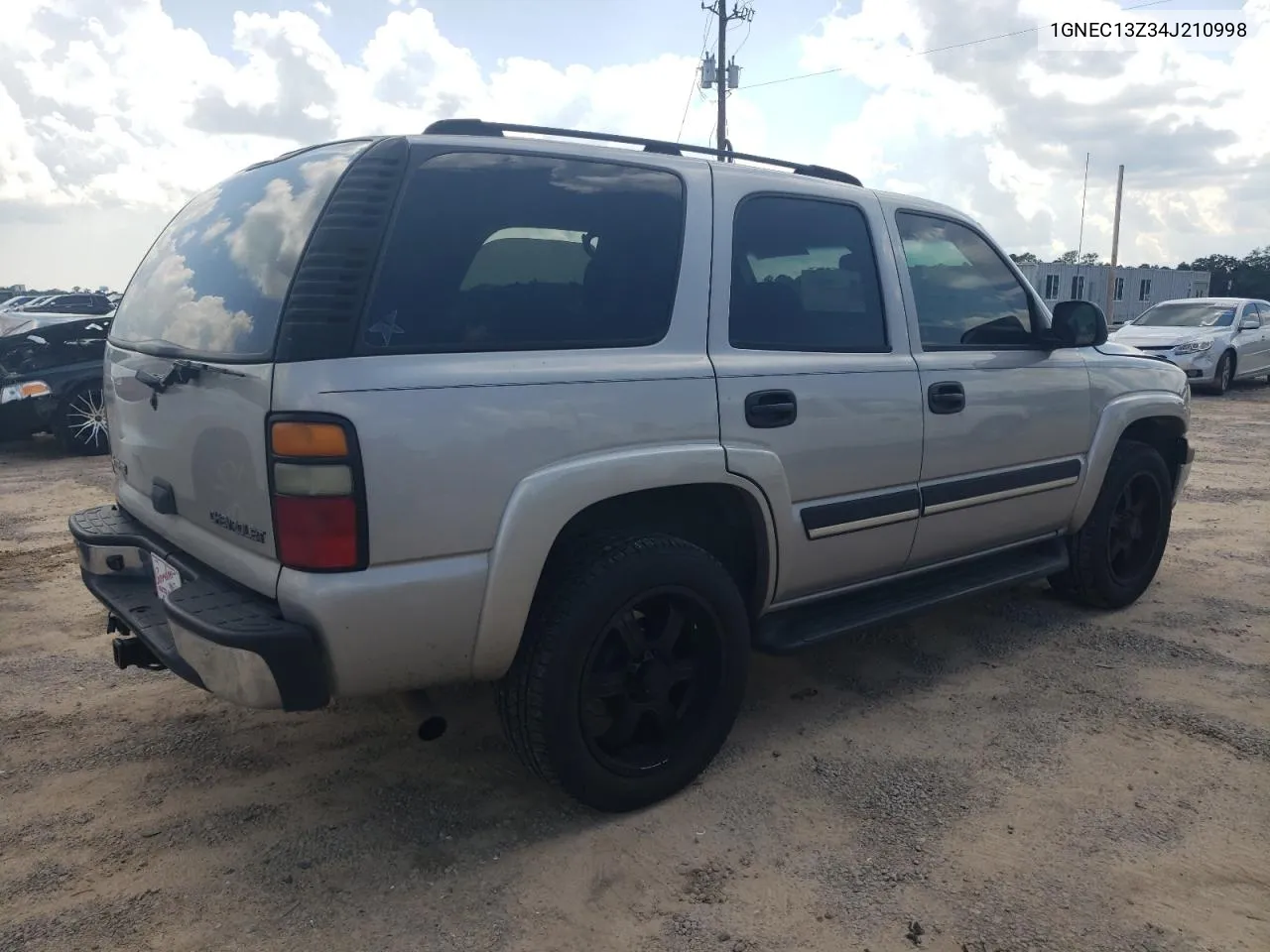 2004 Chevrolet Tahoe C1500 VIN: 1GNEC13Z34J210998 Lot: 72140834