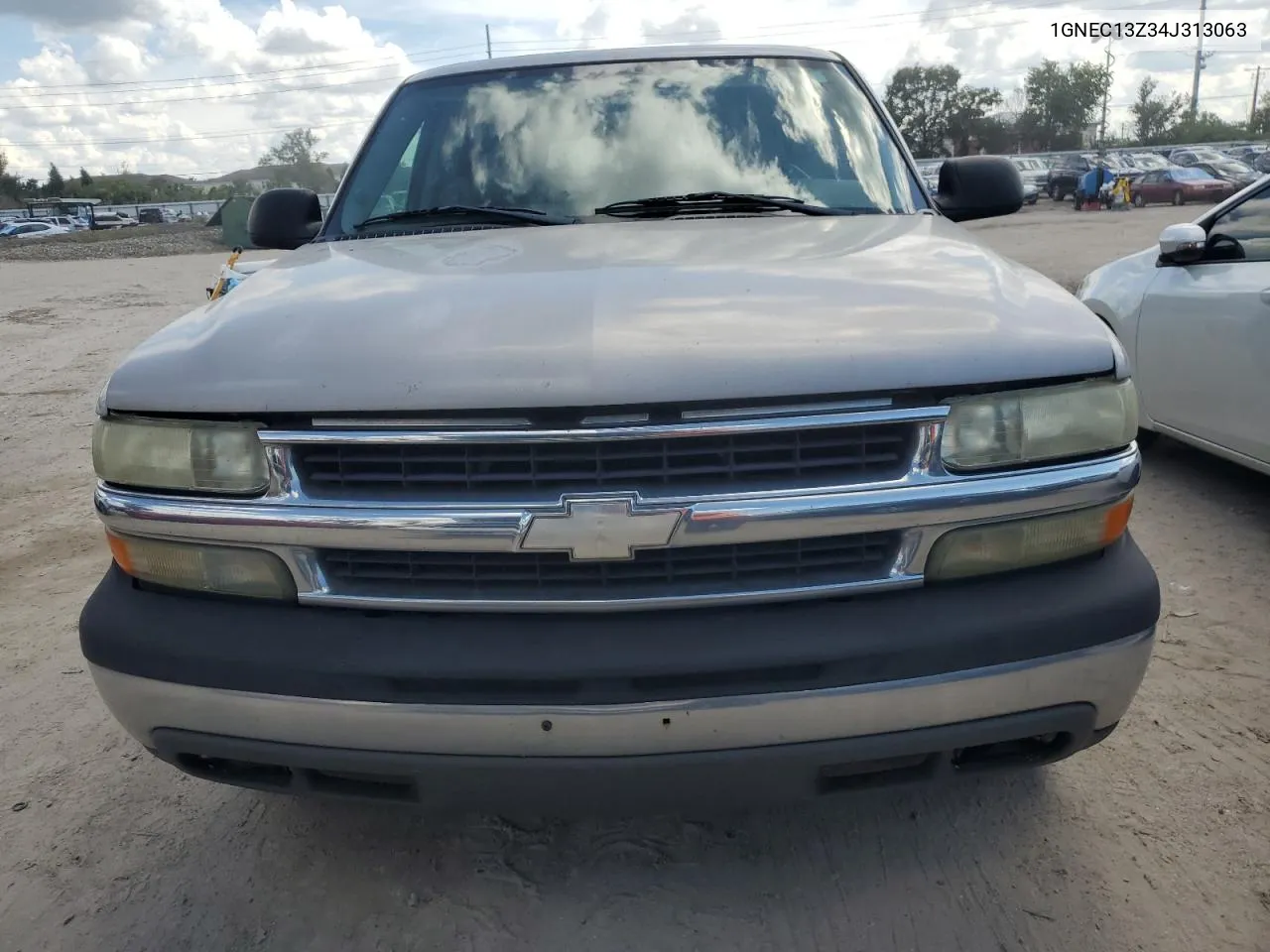 2004 Chevrolet Tahoe C1500 VIN: 1GNEC13Z34J313063 Lot: 73783644