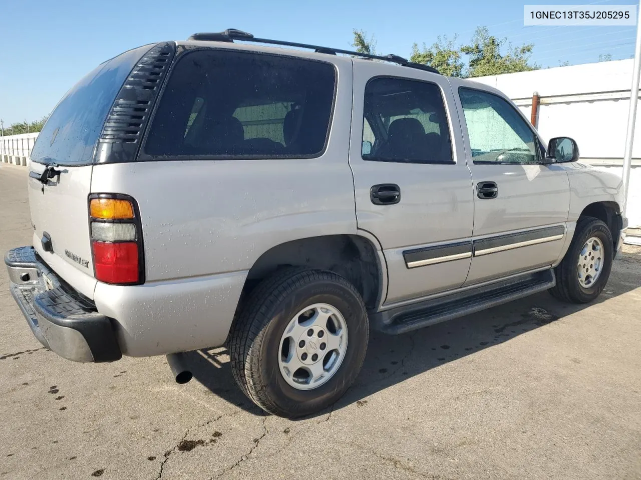 2005 Chevrolet Tahoe C1500 VIN: 1GNEC13T35J205295 Lot: 66148864