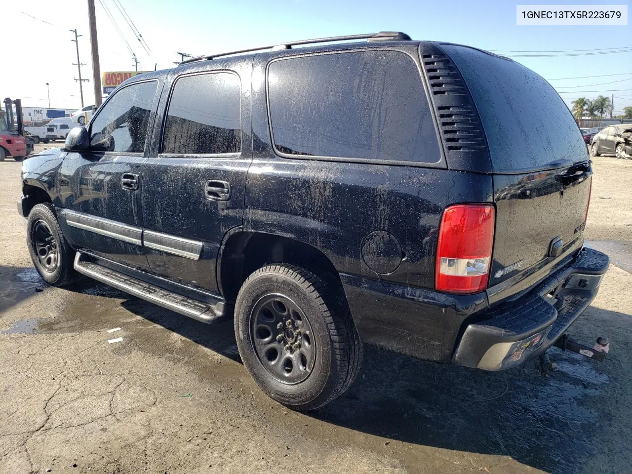 2005 Chevrolet Tahoe C1500 VIN: 1GNEC13TX5R223679 Lot: 67163044