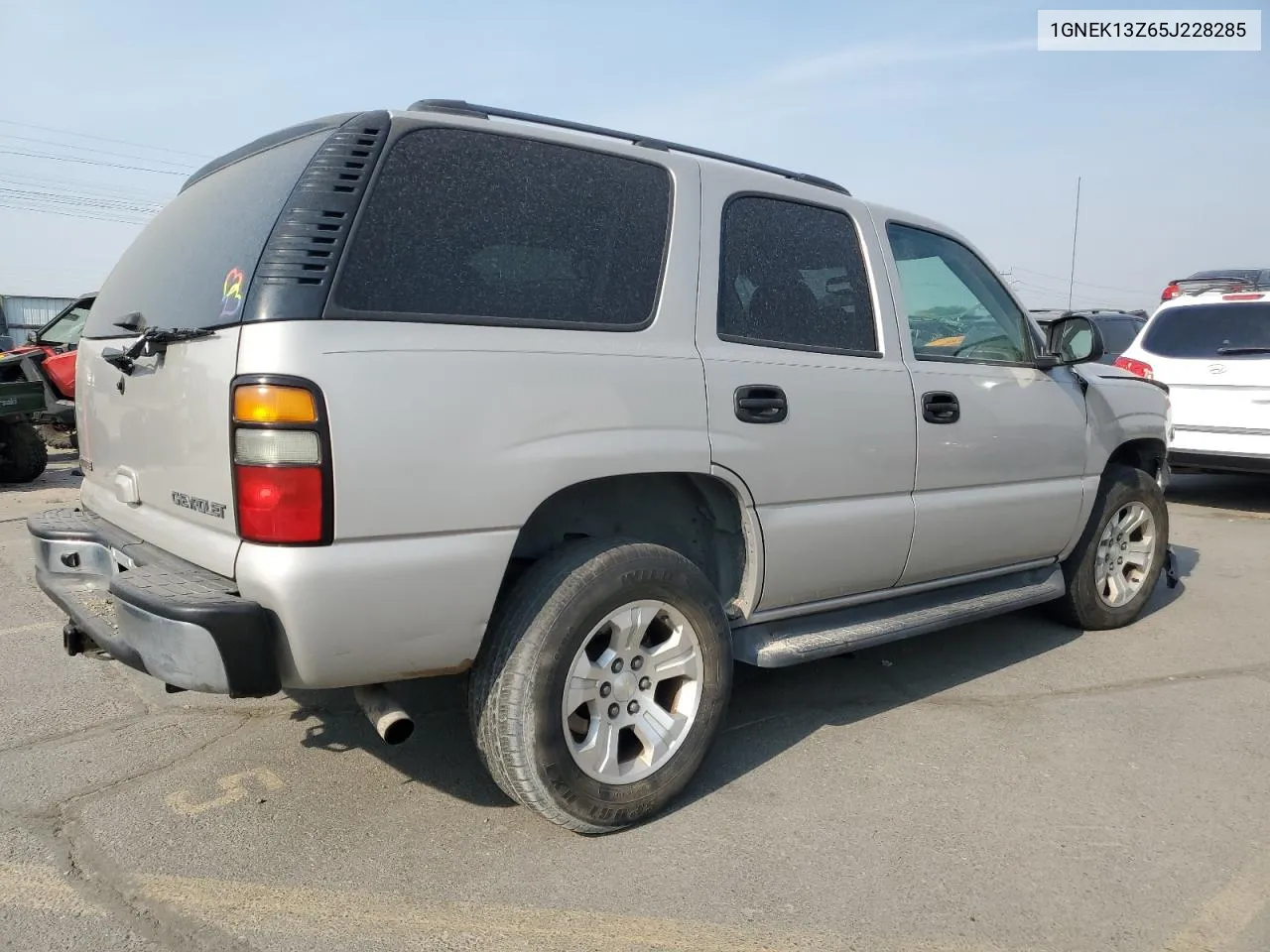 2005 Chevrolet Tahoe K1500 VIN: 1GNEK13Z65J228285 Lot: 70515814