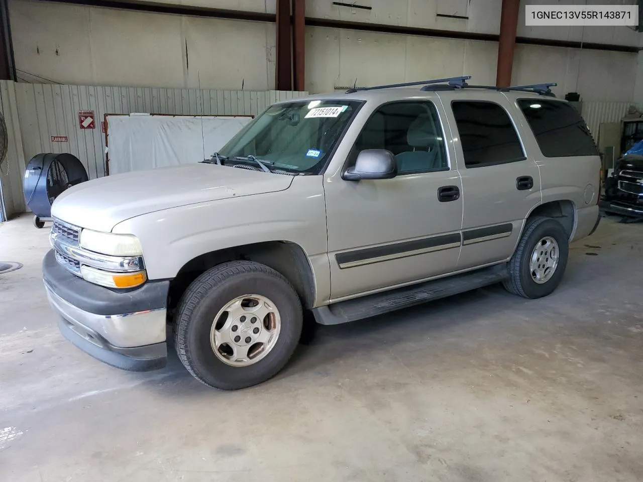 2005 Chevrolet Tahoe C1500 VIN: 1GNEC13V55R143871 Lot: 72151014