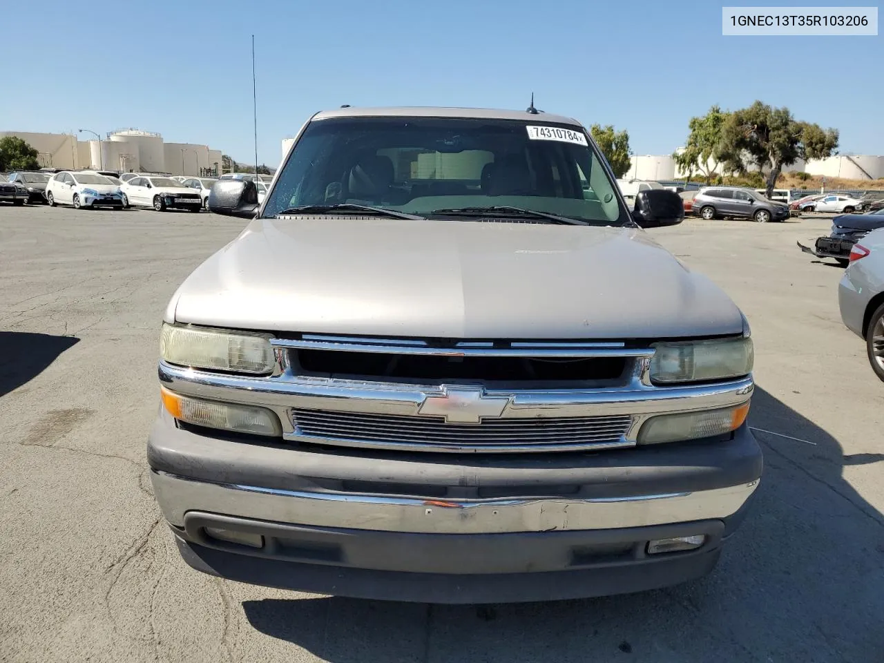 2005 Chevrolet Tahoe C1500 VIN: 1GNEC13T35R103206 Lot: 74310784