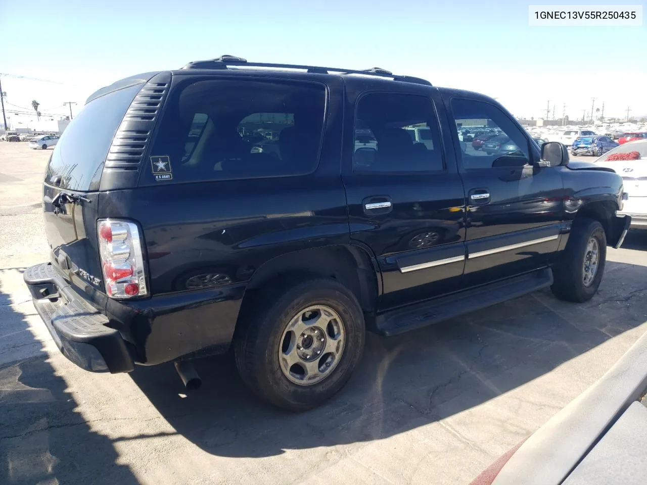 2005 Chevrolet Tahoe C1500 VIN: 1GNEC13V55R250435 Lot: 75963734