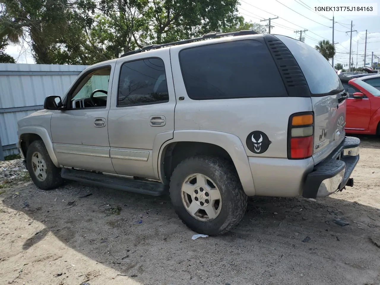 2005 Chevrolet Tahoe K1500 VIN: 1GNEK13T75J184163 Lot: 77096504