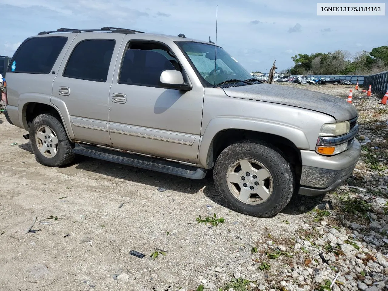 2005 Chevrolet Tahoe K1500 VIN: 1GNEK13T75J184163 Lot: 77096504