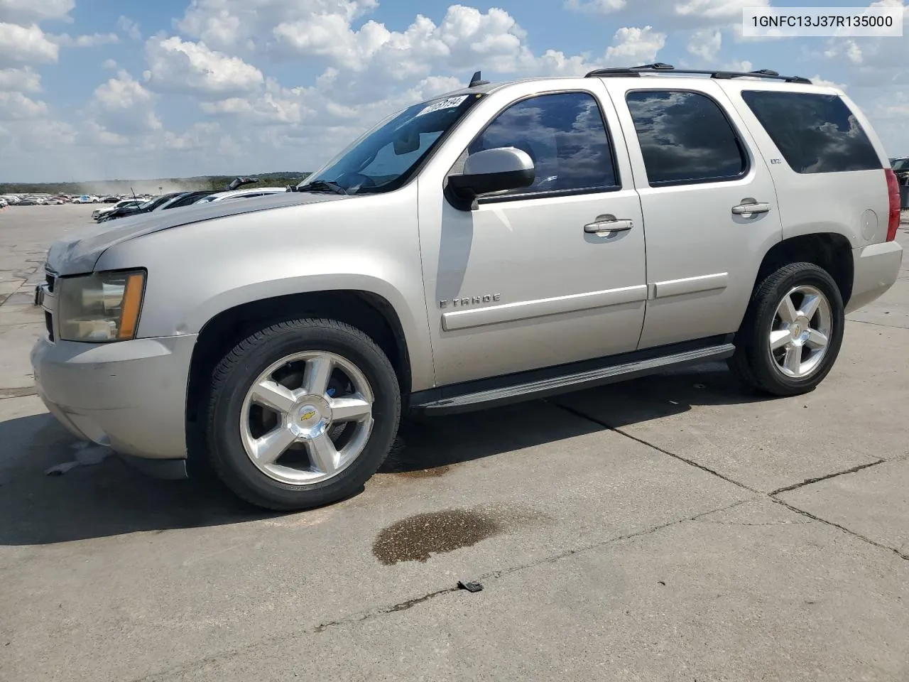 2007 Chevrolet Tahoe C1500 VIN: 1GNFC13J37R135000 Lot: 72053194