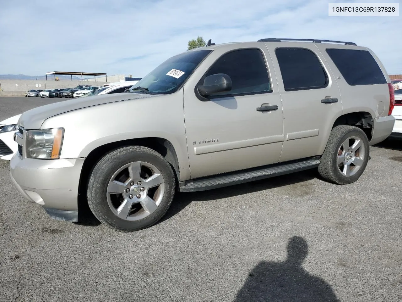 2009 Chevrolet Tahoe C1500 Ls VIN: 1GNFC13C69R137828 Lot: 78713474