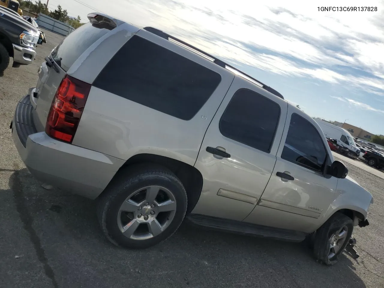 2009 Chevrolet Tahoe C1500 Ls VIN: 1GNFC13C69R137828 Lot: 78713474