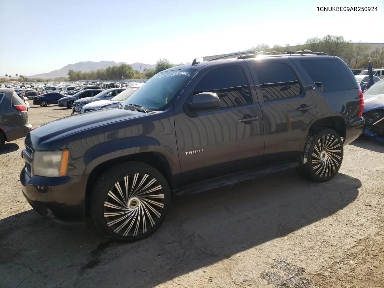 2010 Chevrolet Tahoe K1500 Lt VIN: 1GNUKBE09AR250924 Lot: 76535714