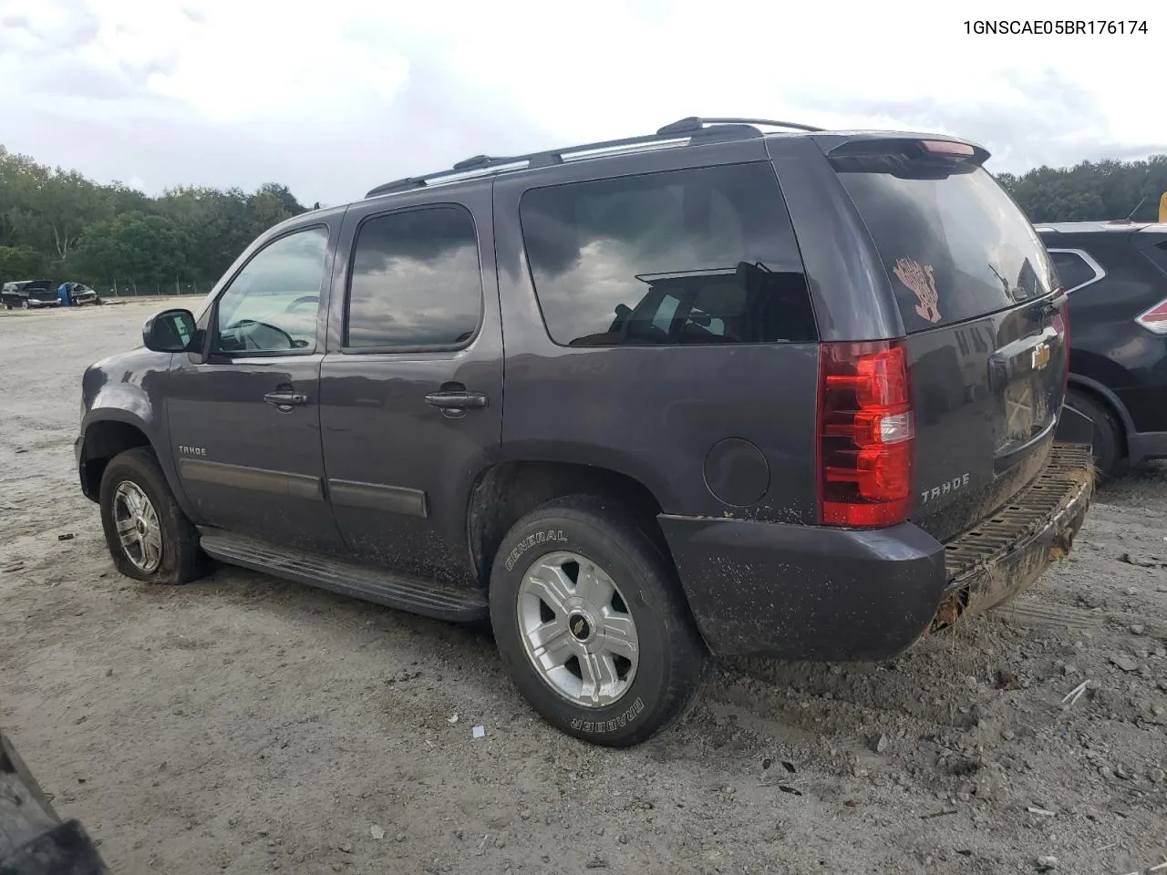 2011 Chevrolet Tahoe C1500 Ls VIN: 1GNSCAE05BR176174 Lot: 71027174