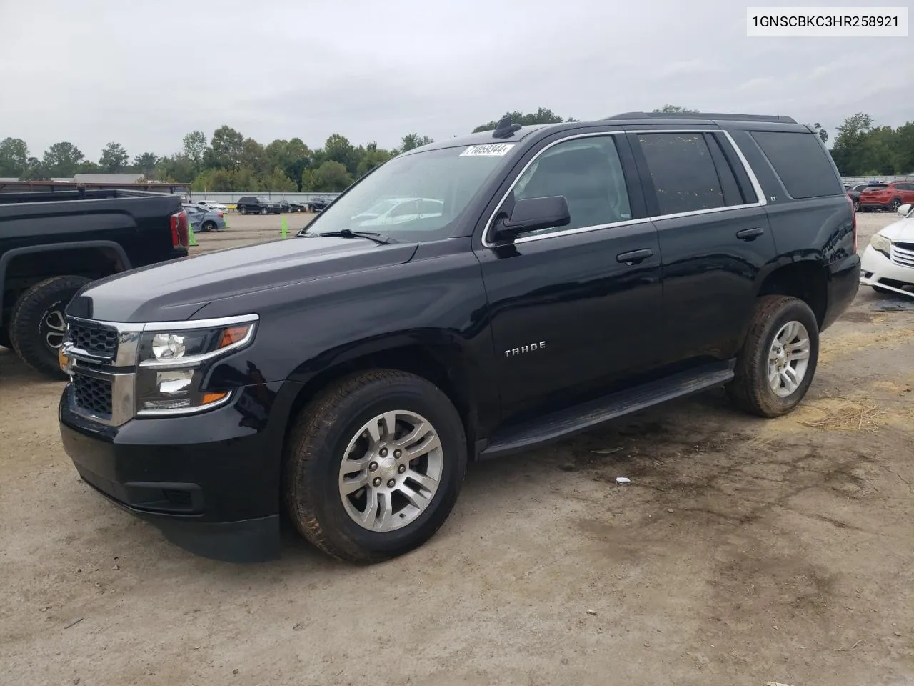 2017 Chevrolet Tahoe C1500 Lt VIN: 1GNSCBKC3HR258921 Lot: 71059344