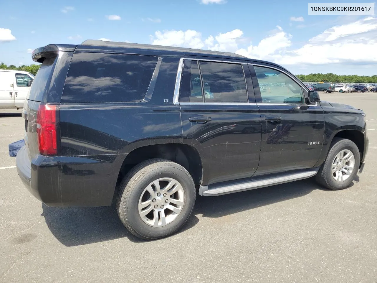 1GNSKBKC9KR201617 2019 Chevrolet Tahoe K1500 Lt