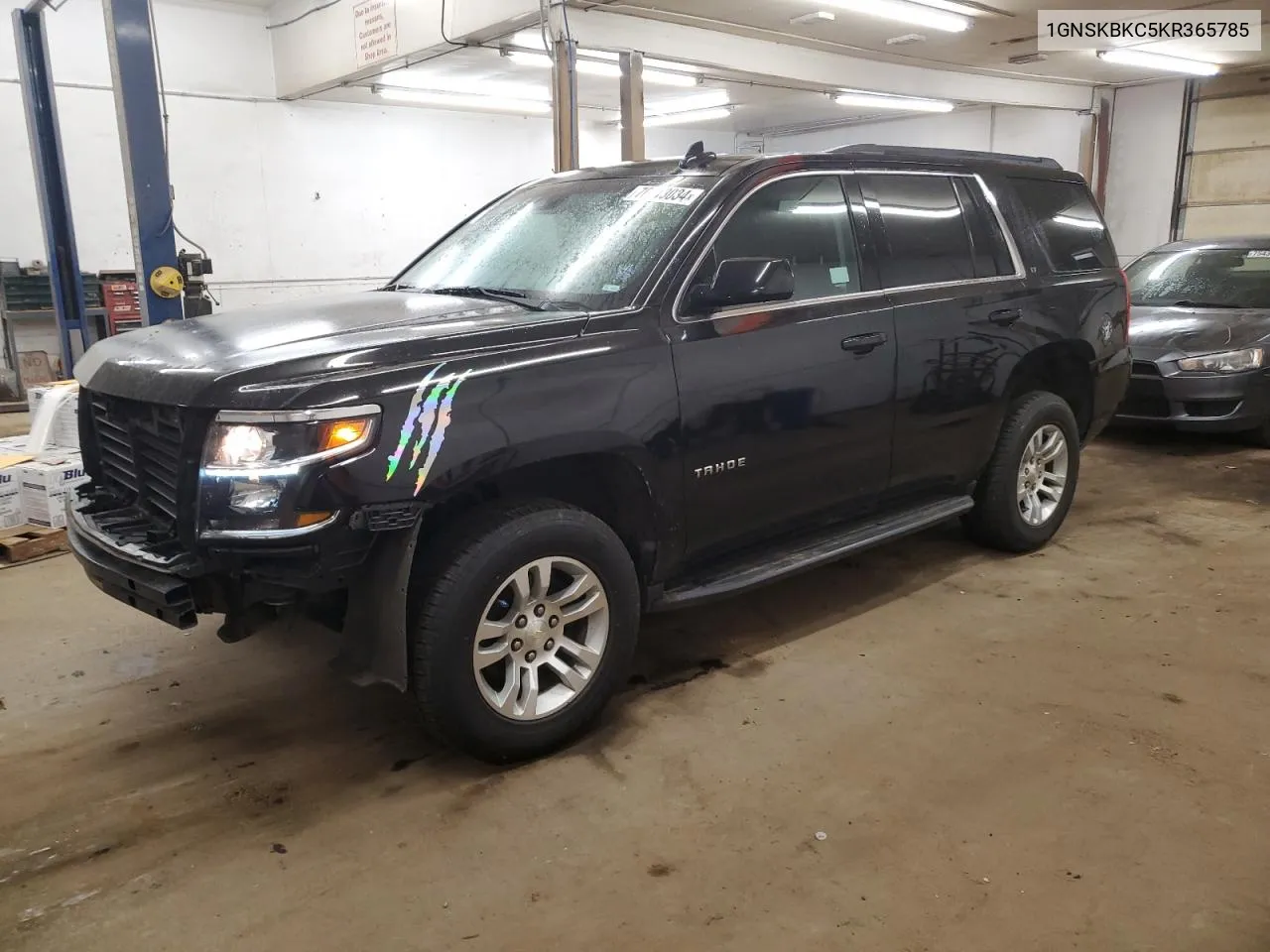 2019 Chevrolet Tahoe K1500 Lt VIN: 1GNSKBKC5KR365785 Lot: 76113034