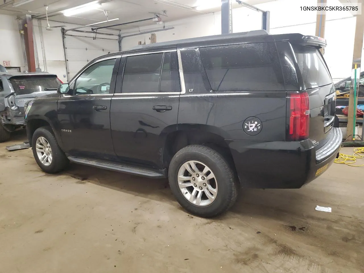 2019 Chevrolet Tahoe K1500 Lt VIN: 1GNSKBKC5KR365785 Lot: 76113034