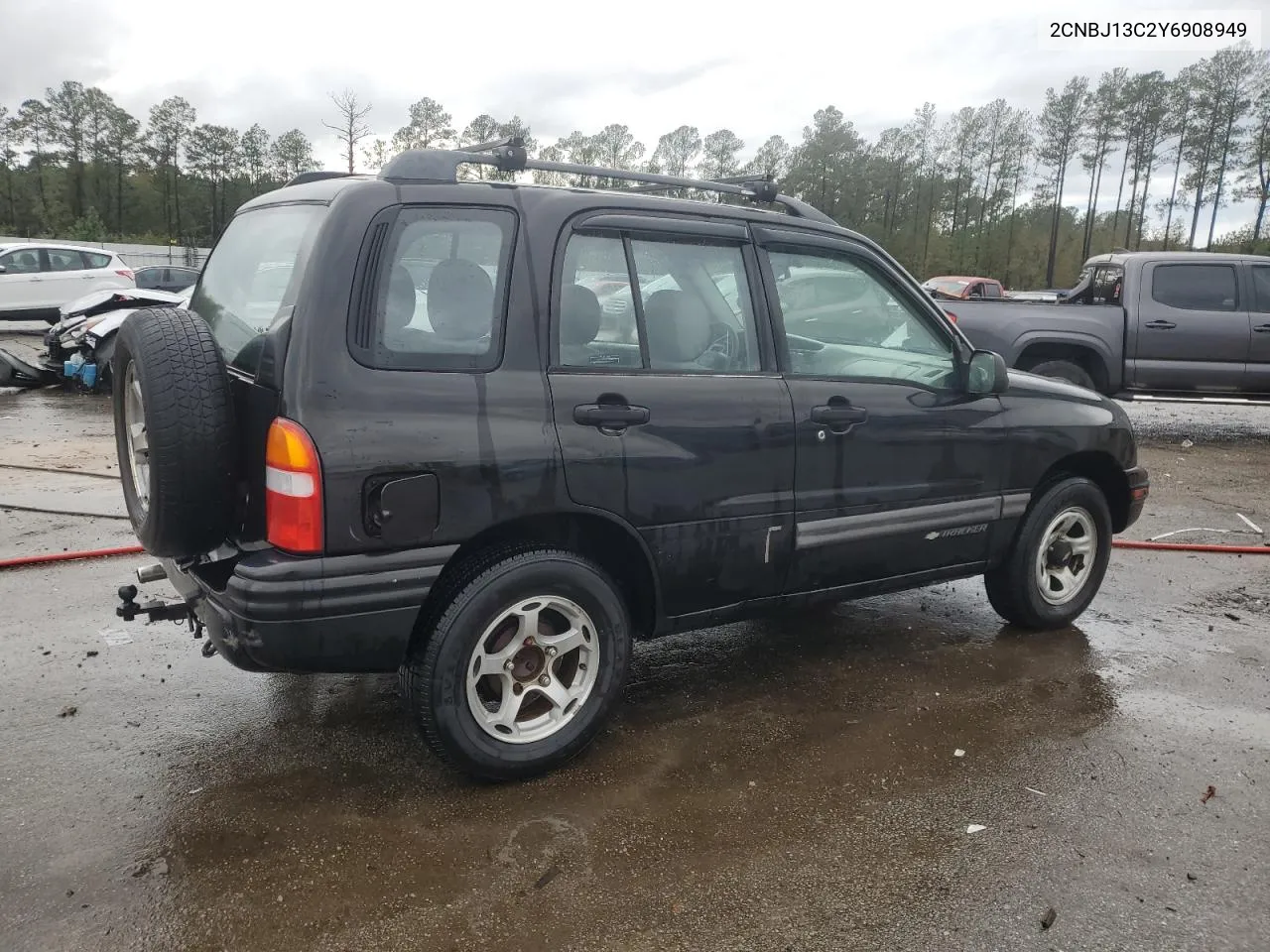 2000 Chevrolet Tracker VIN: 2CNBJ13C2Y6908949 Lot: 79817914