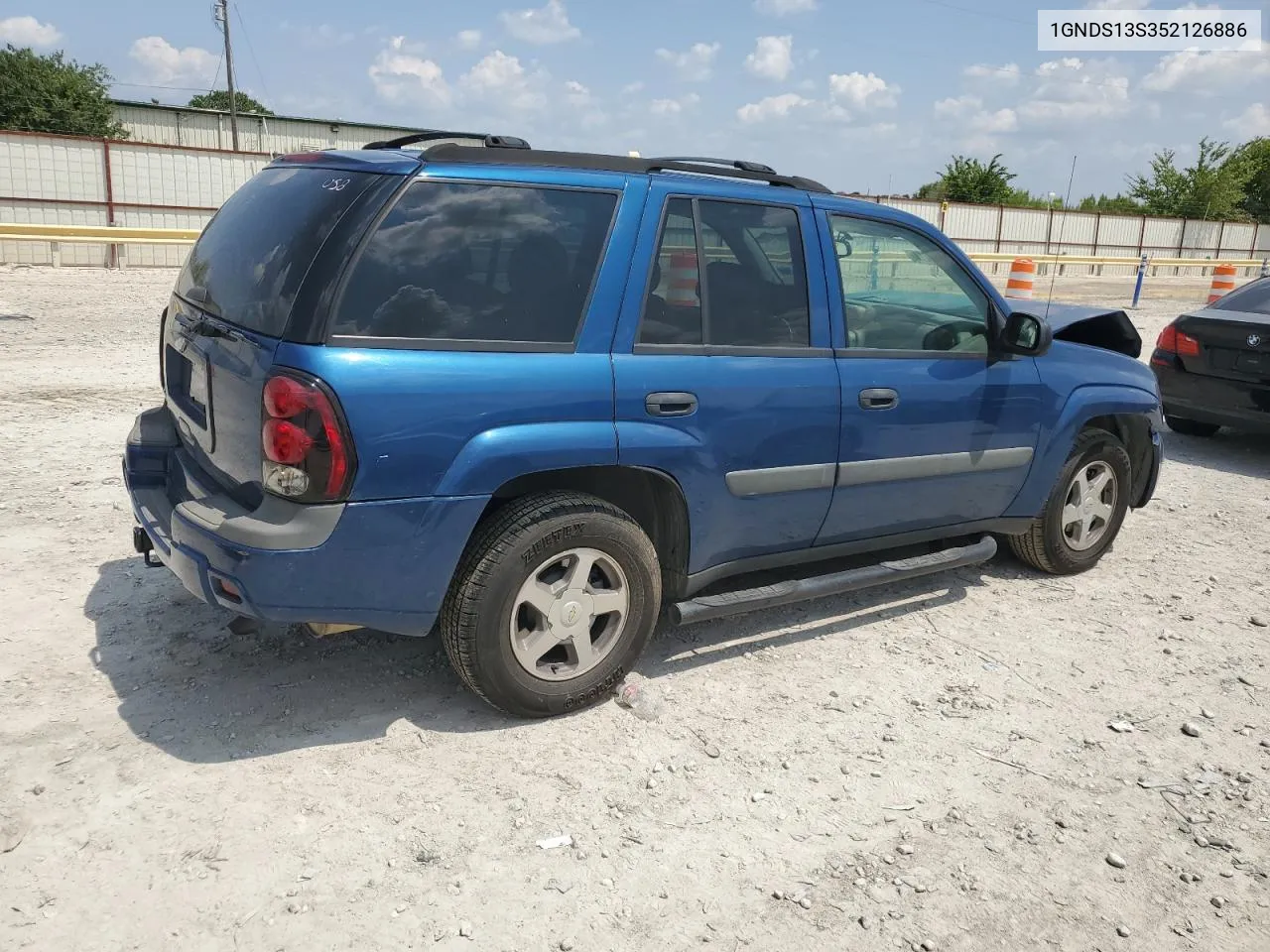 2005 Chevrolet Trailblazer Ls VIN: 1GNDS13S352126886 Lot: 64642214