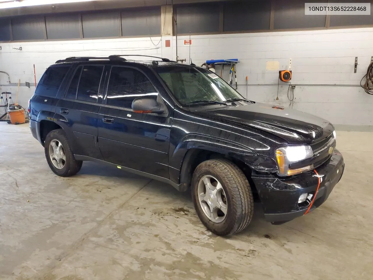 2005 Chevrolet Trailblazer Ls VIN: 1GNDT13S652228468 Lot: 70678494