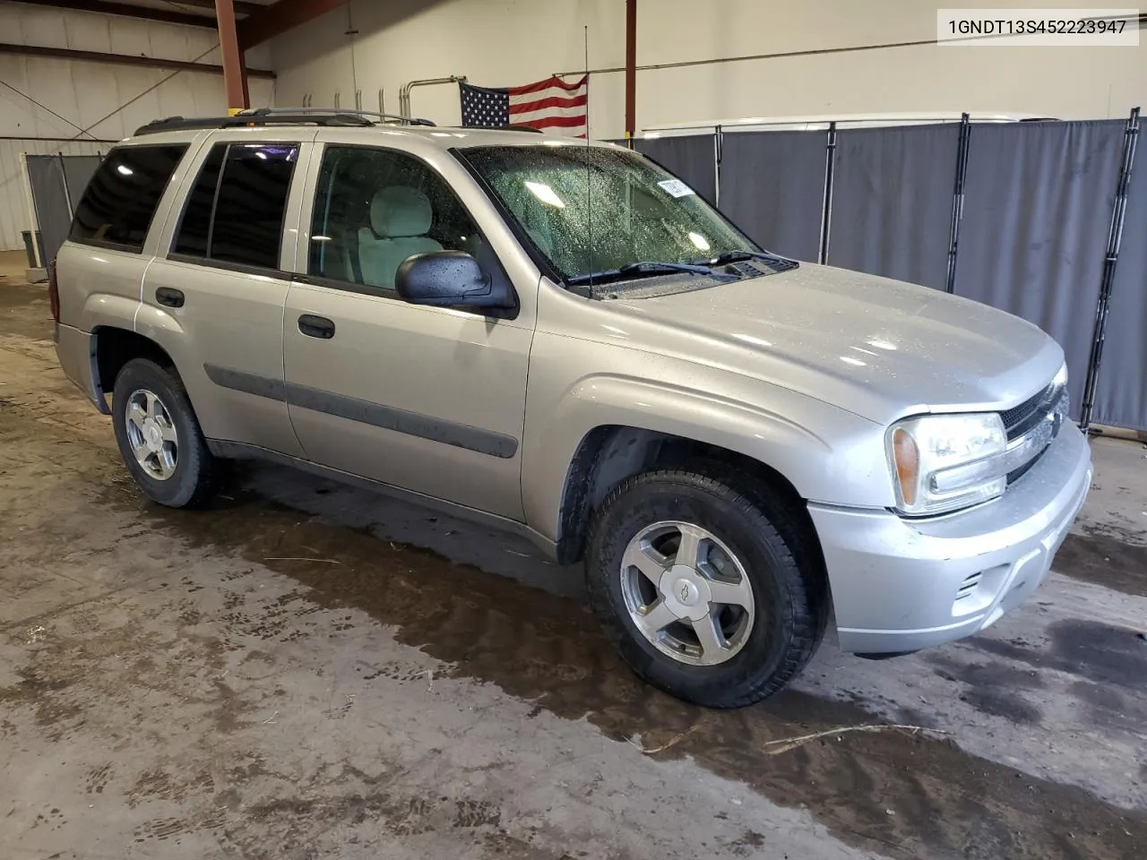 1GNDT13S452223947 2005 Chevrolet Trailblazer Ls