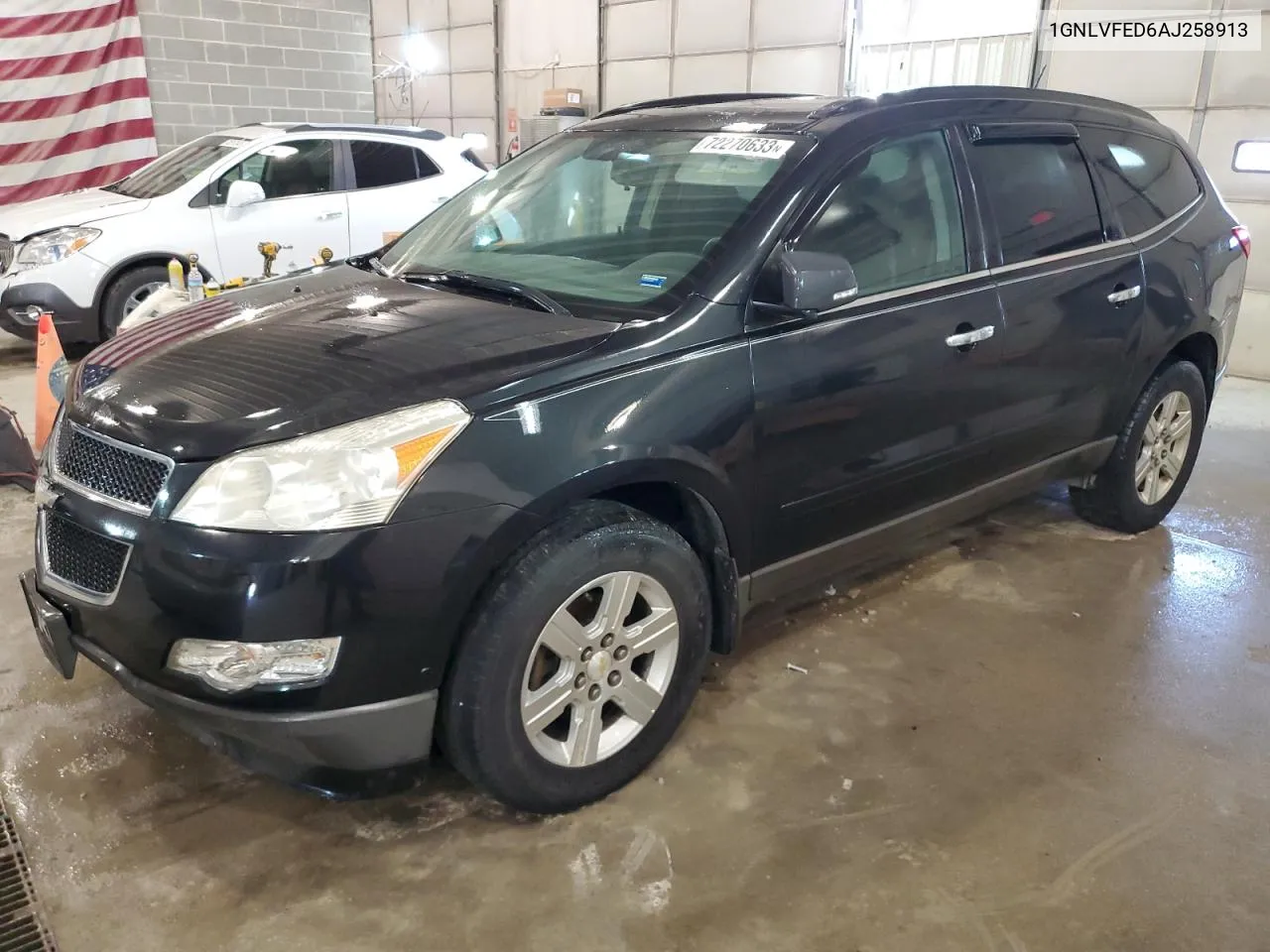 1GNLVFED6AJ258913 2010 Chevrolet Traverse Lt