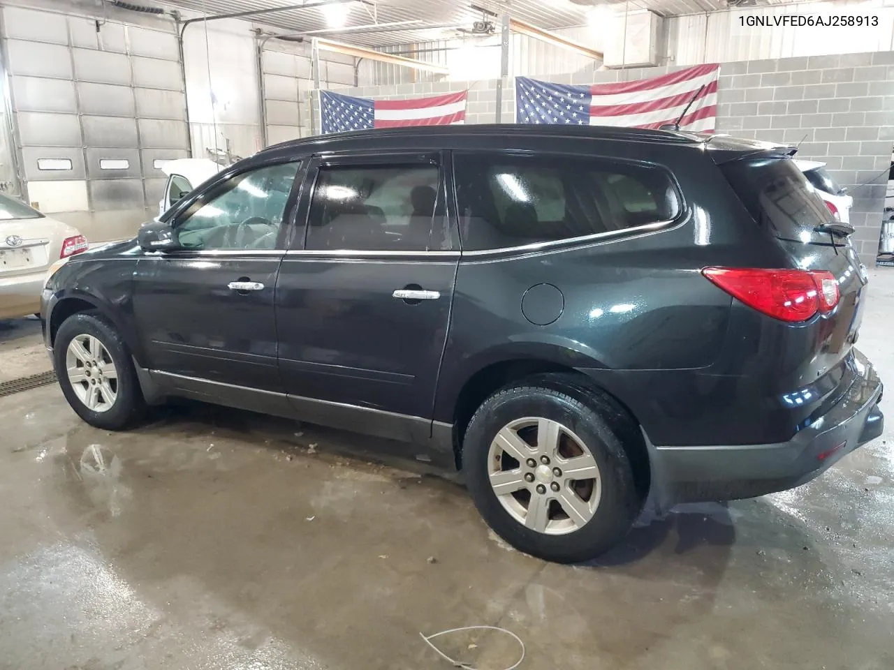 2010 Chevrolet Traverse Lt VIN: 1GNLVFED6AJ258913 Lot: 40075594