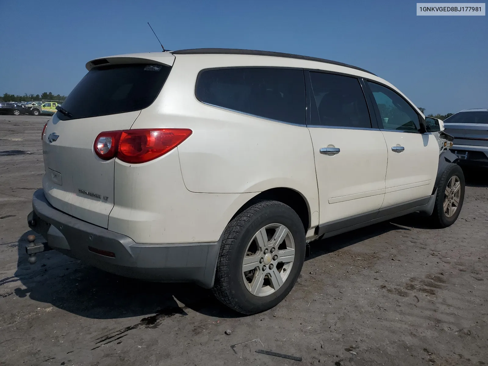 1GNKVGED8BJ177981 2011 Chevrolet Traverse Lt