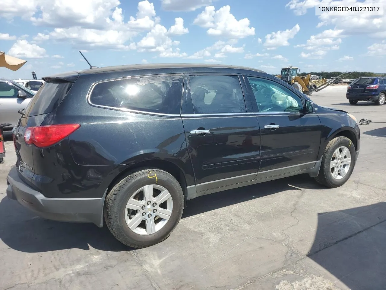 1GNKRGED4BJ221317 2011 Chevrolet Traverse Lt