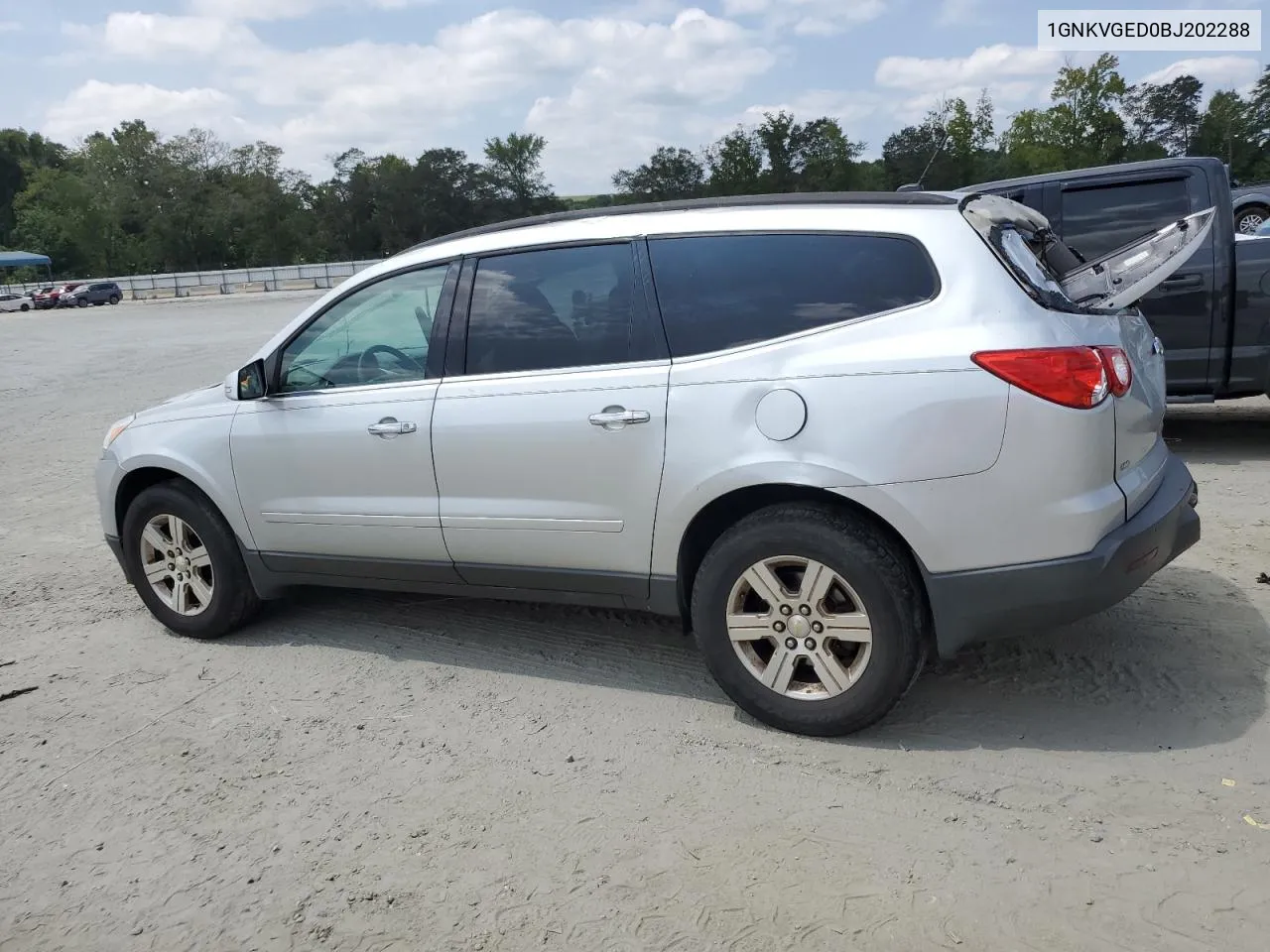 1GNKVGED0BJ202288 2011 Chevrolet Traverse Lt