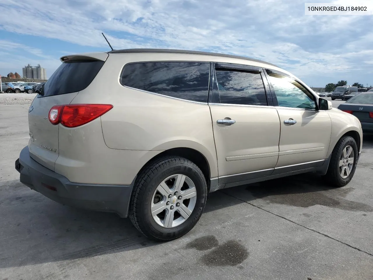 1GNKRGED4BJ184902 2011 Chevrolet Traverse Lt