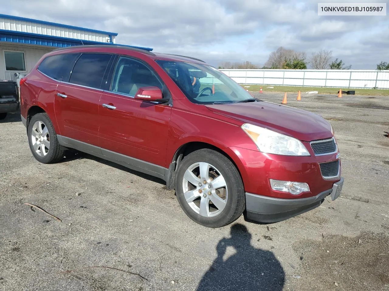 1GNKVGED1BJ105987 2011 Chevrolet Traverse Lt