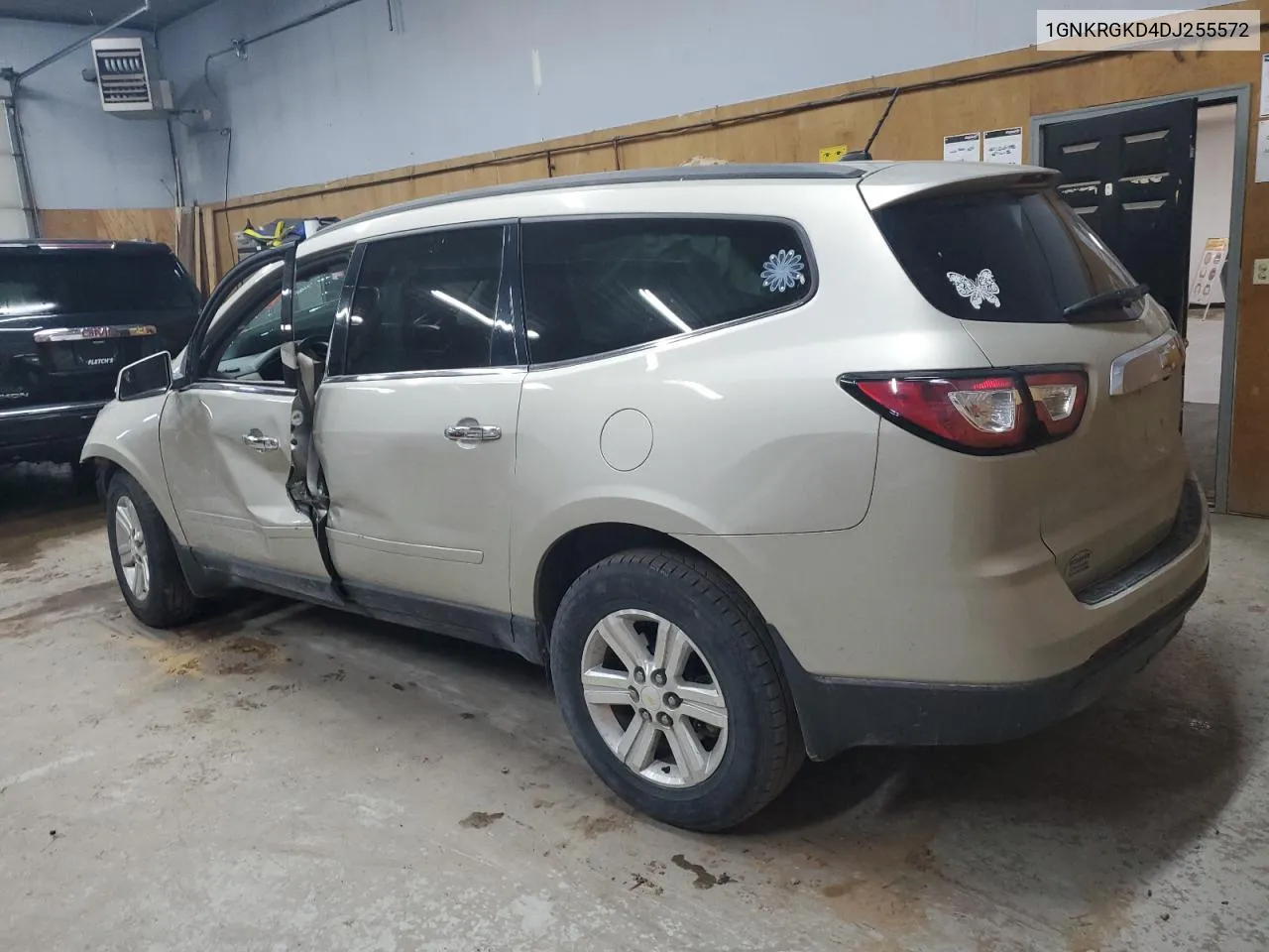 1GNKRGKD4DJ255572 2013 Chevrolet Traverse Lt