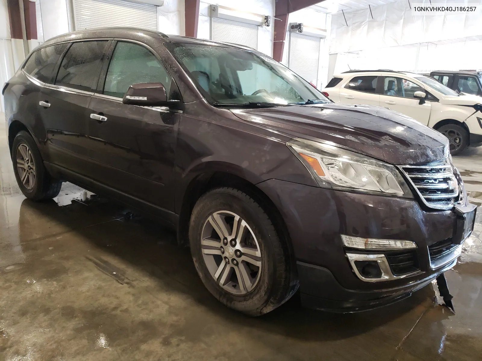 1GNKVHKD4GJ186257 2016 Chevrolet Traverse Lt