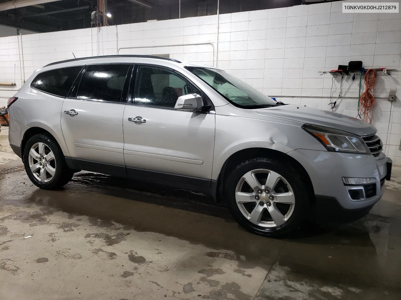 1GNKVGKD0HJ212879 2017 Chevrolet Traverse Lt