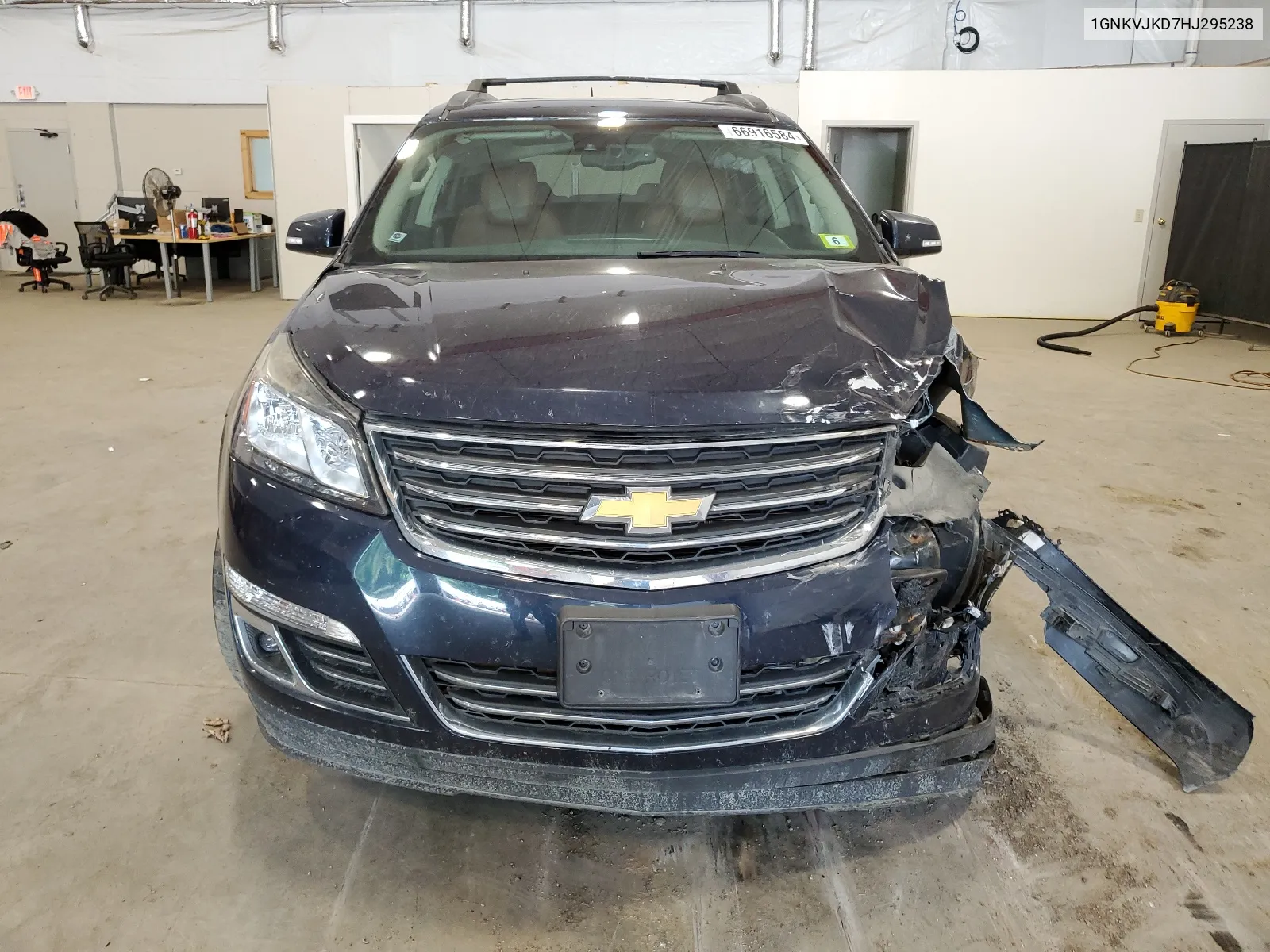 1GNKVJKD7HJ295238 2017 Chevrolet Traverse Premier