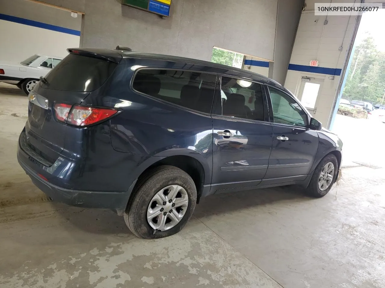 2017 Chevrolet Traverse Ls VIN: 1GNKRFED0HJ266077 Lot: 72725404