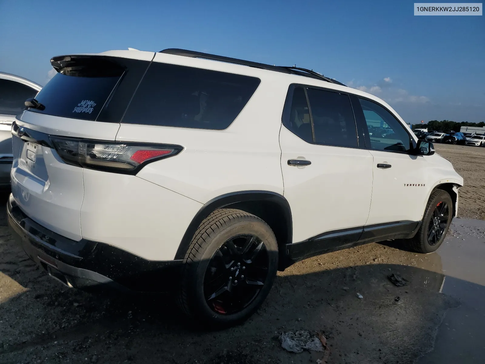 1GNERKKW2JJ285120 2018 Chevrolet Traverse Premier