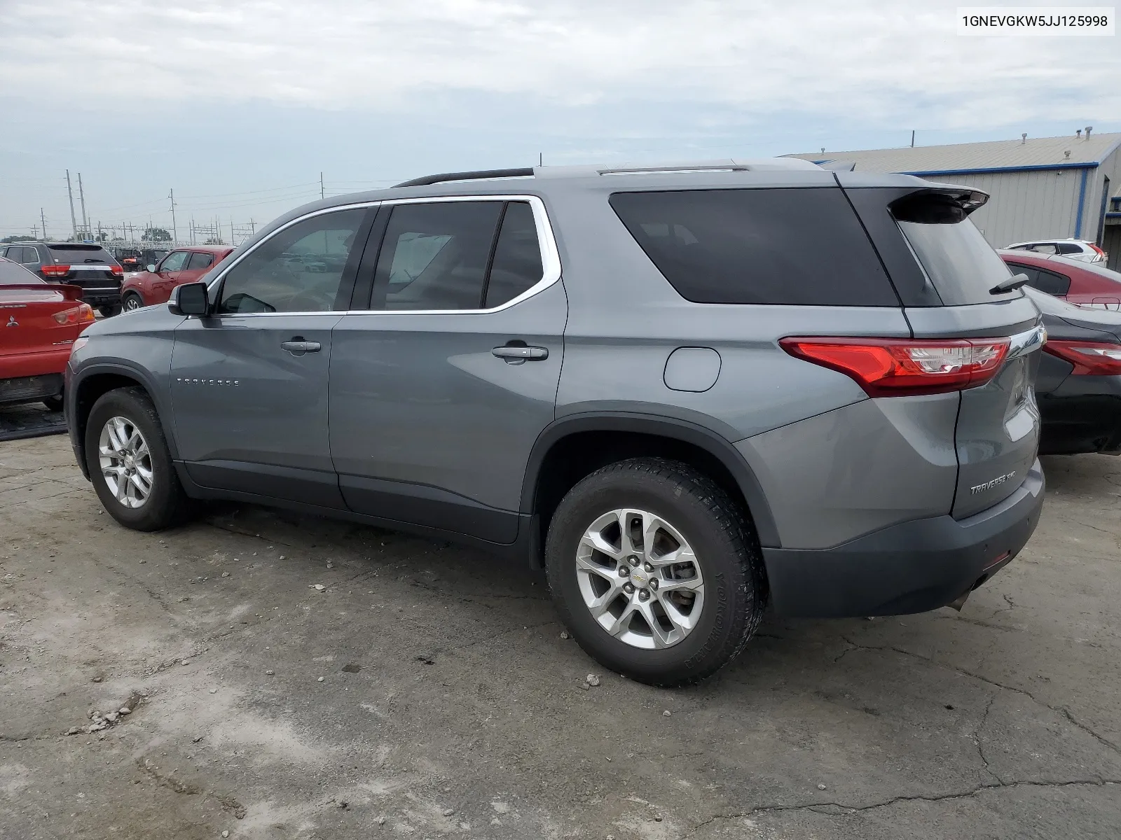 1GNEVGKW5JJ125998 2018 Chevrolet Traverse Lt