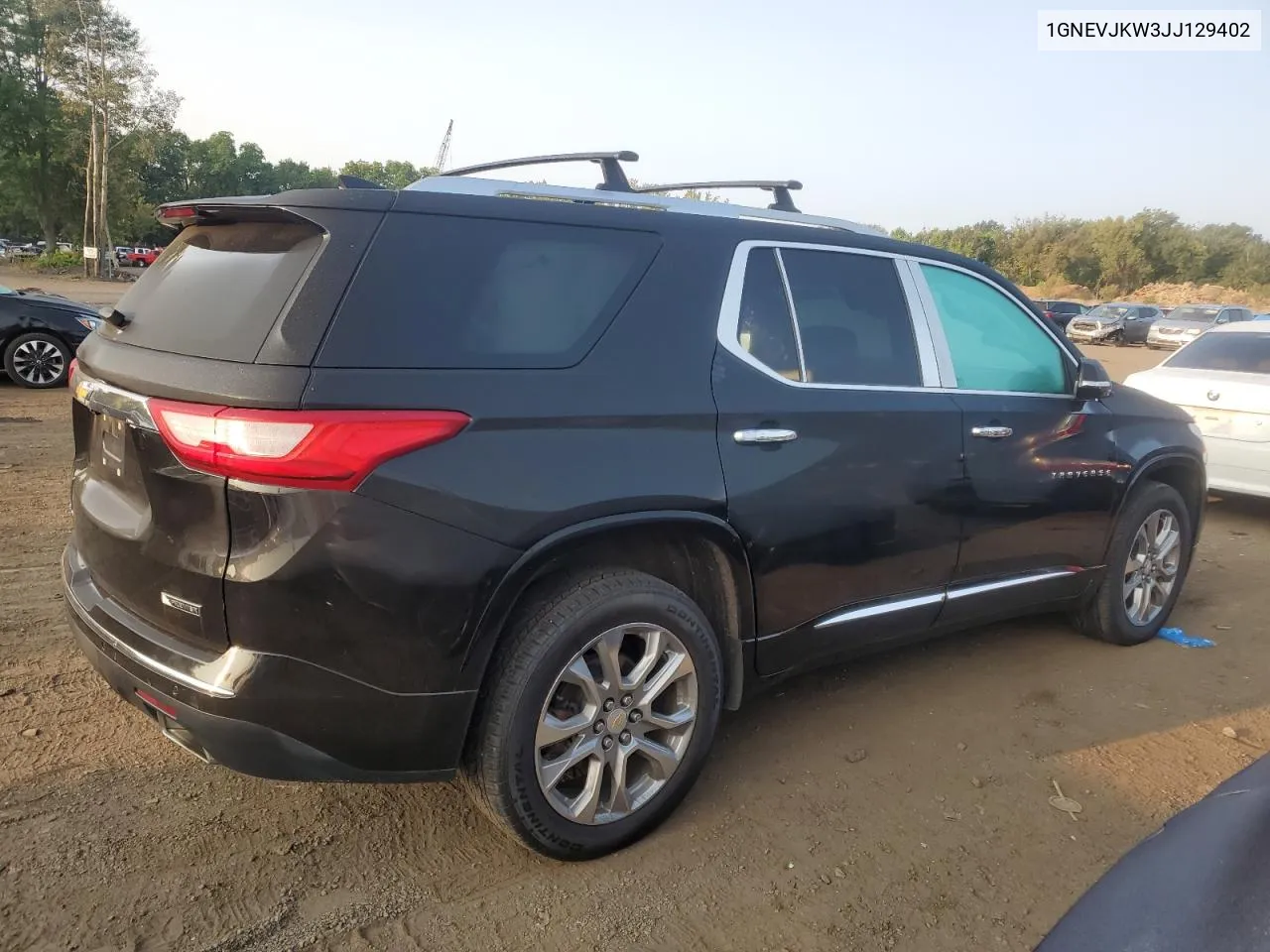 1GNEVJKW3JJ129402 2018 Chevrolet Traverse Premier