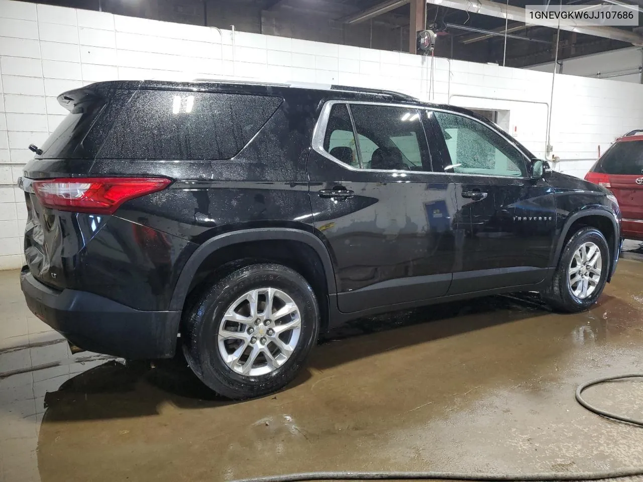 1GNEVGKW6JJ107686 2018 Chevrolet Traverse Lt