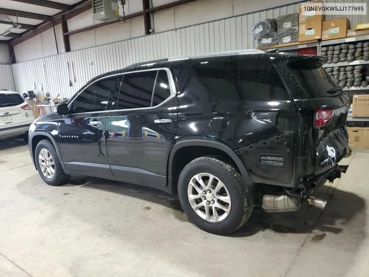 1GNEVGKW5JJ177695 2018 Chevrolet Traverse Lt