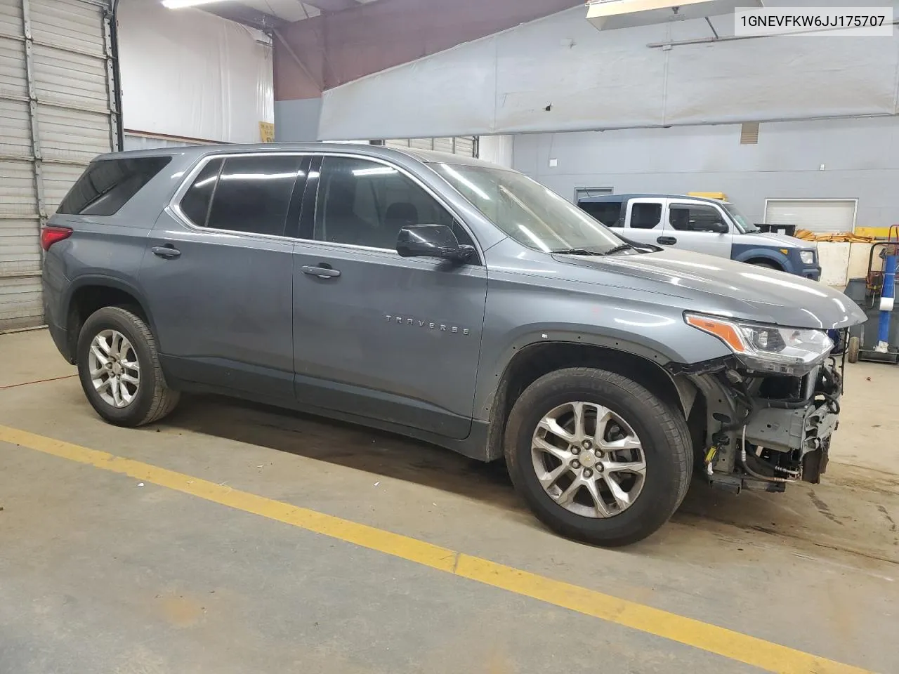 2018 Chevrolet Traverse Ls VIN: 1GNEVFKW6JJ175707 Lot: 74000784