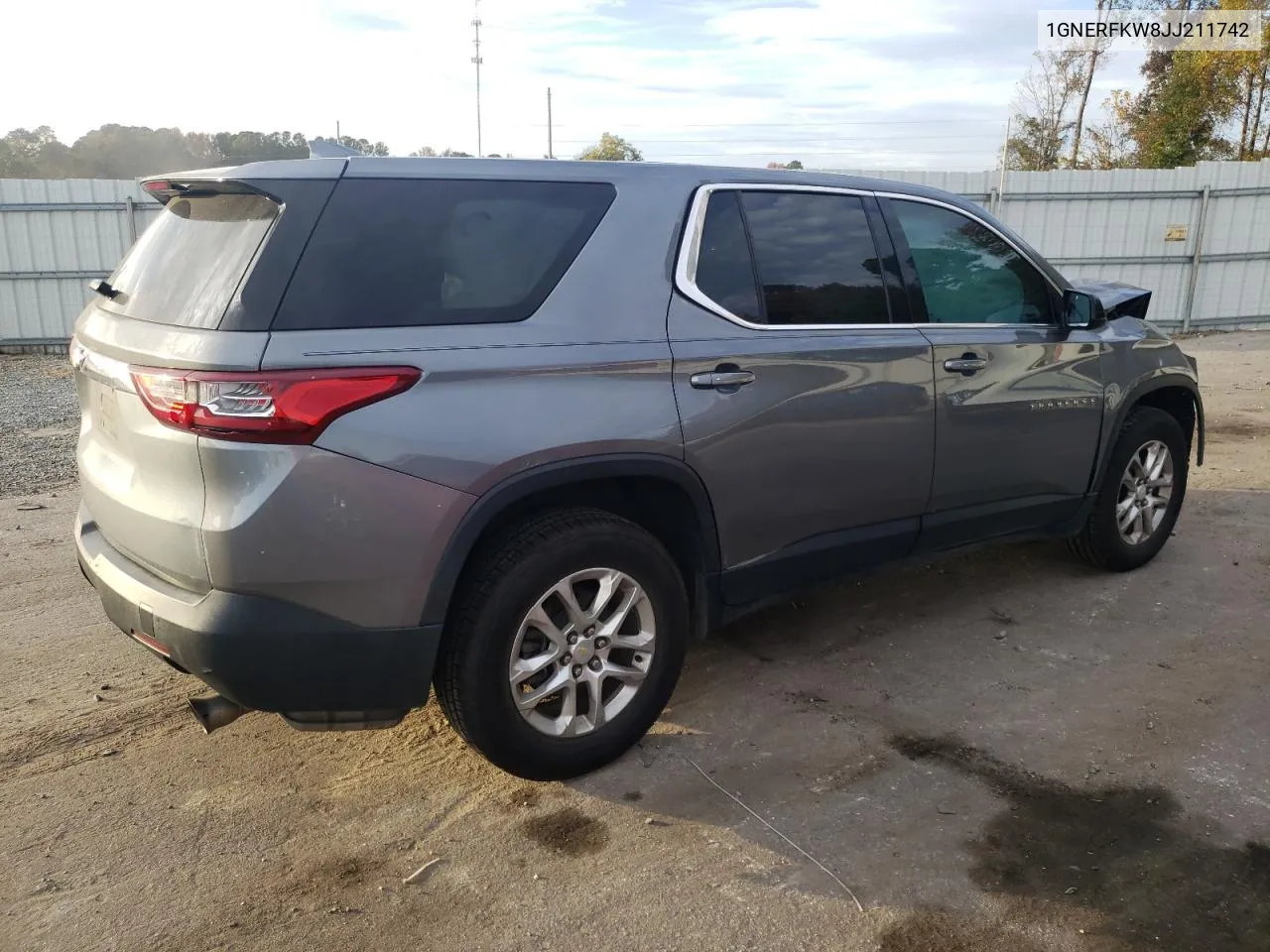 2018 Chevrolet Traverse Ls VIN: 1GNERFKW8JJ211742 Lot: 79618154