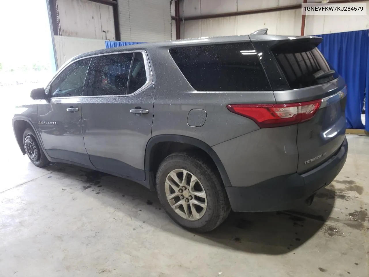 2019 Chevrolet Traverse Ls VIN: 1GNEVFKW7KJ284579 Lot: 56924344