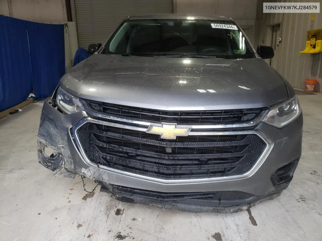 2019 Chevrolet Traverse Ls VIN: 1GNEVFKW7KJ284579 Lot: 56924344