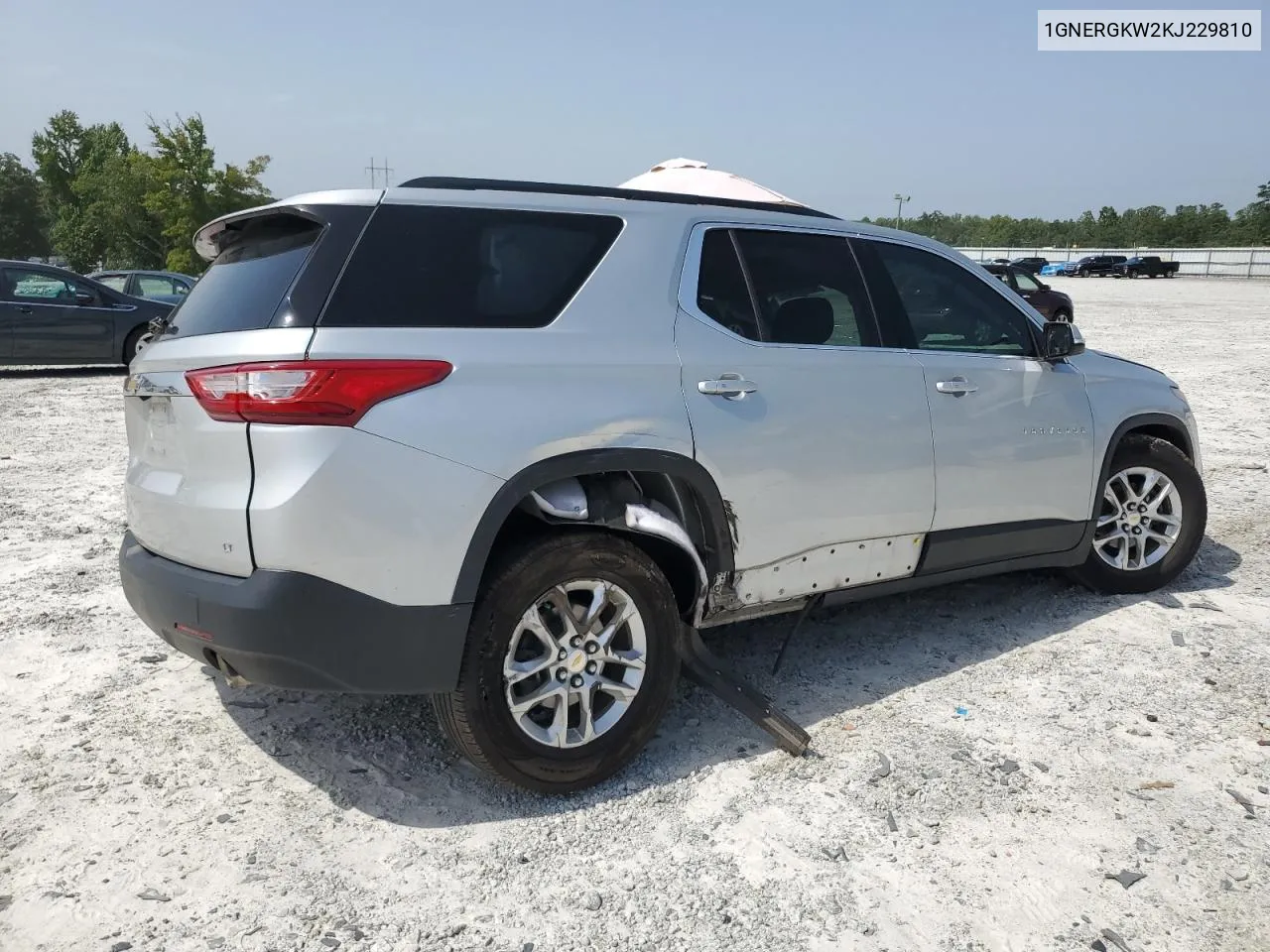 1GNERGKW2KJ229810 2019 Chevrolet Traverse Lt